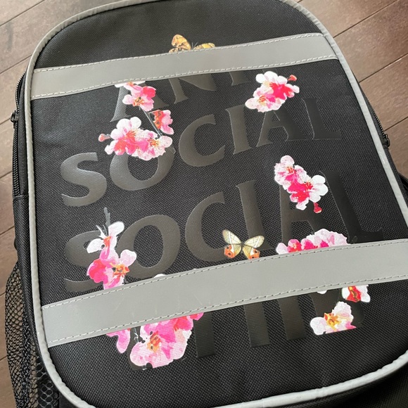 ⭐️ HOST PICK ⭐️ Anti Social Social Club Kkoch 3m High Vis Black Backpack - Picture 4 of 7